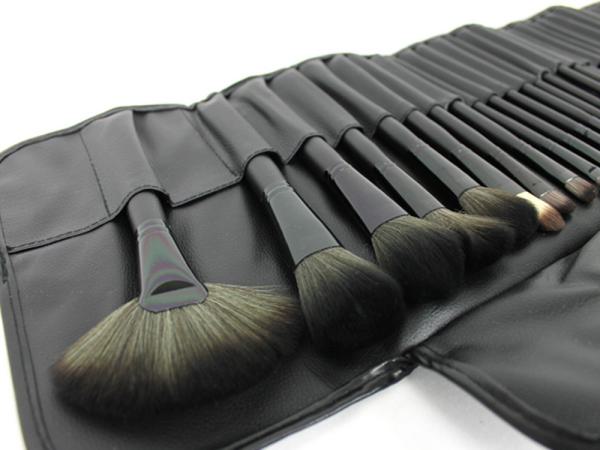 32 TLG. Pinsel Make-Up Kosmetik Schminkpinsel Set inkl Tasche